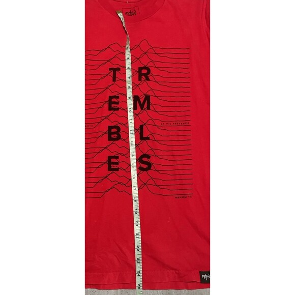 Ntw Not of this world t Shirt TREMBLES medium - Picture 3 of 4